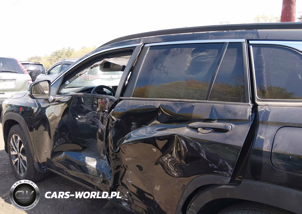 2025 Toyota Corolla Cross Xle VIN:7MUDAABG5SV133969 - 14