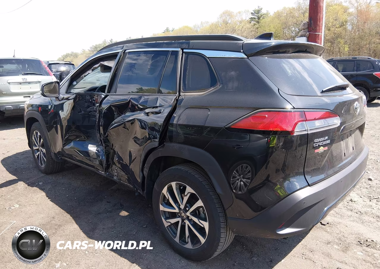 2025 Toyota Corolla Cross Xle VIN:7MUDAABG5SV133969 - 3