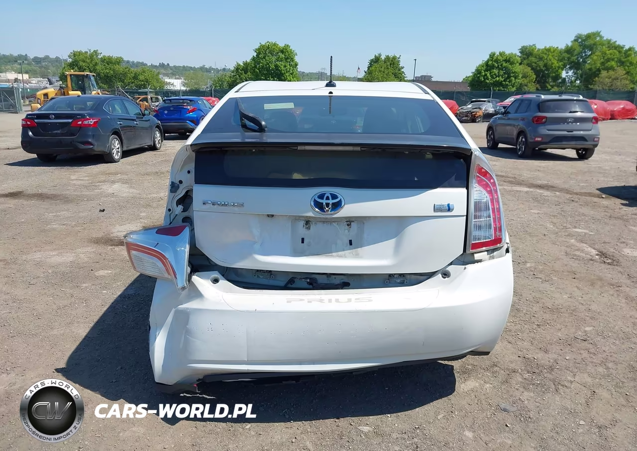 2012 Toyota Prius Three VIN:JTDKN3DU8C5442007 - 15