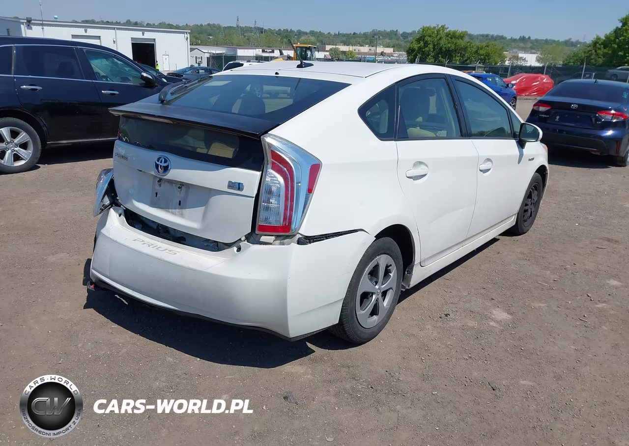 2012 Toyota Prius Three VIN:JTDKN3DU8C5442007 - 4