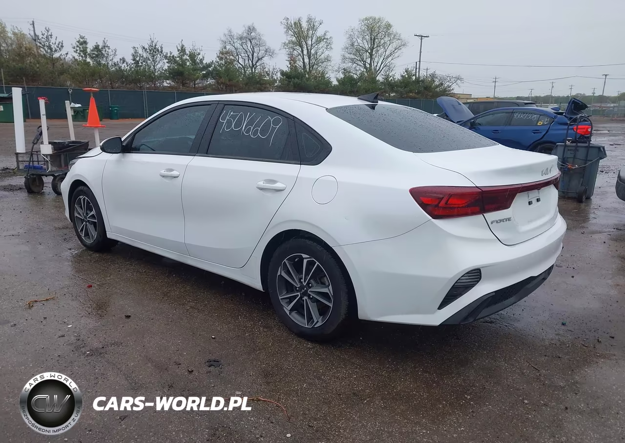 2022 Kia Forte Lxs VIN:3KPF24AD4NE465957 - 3