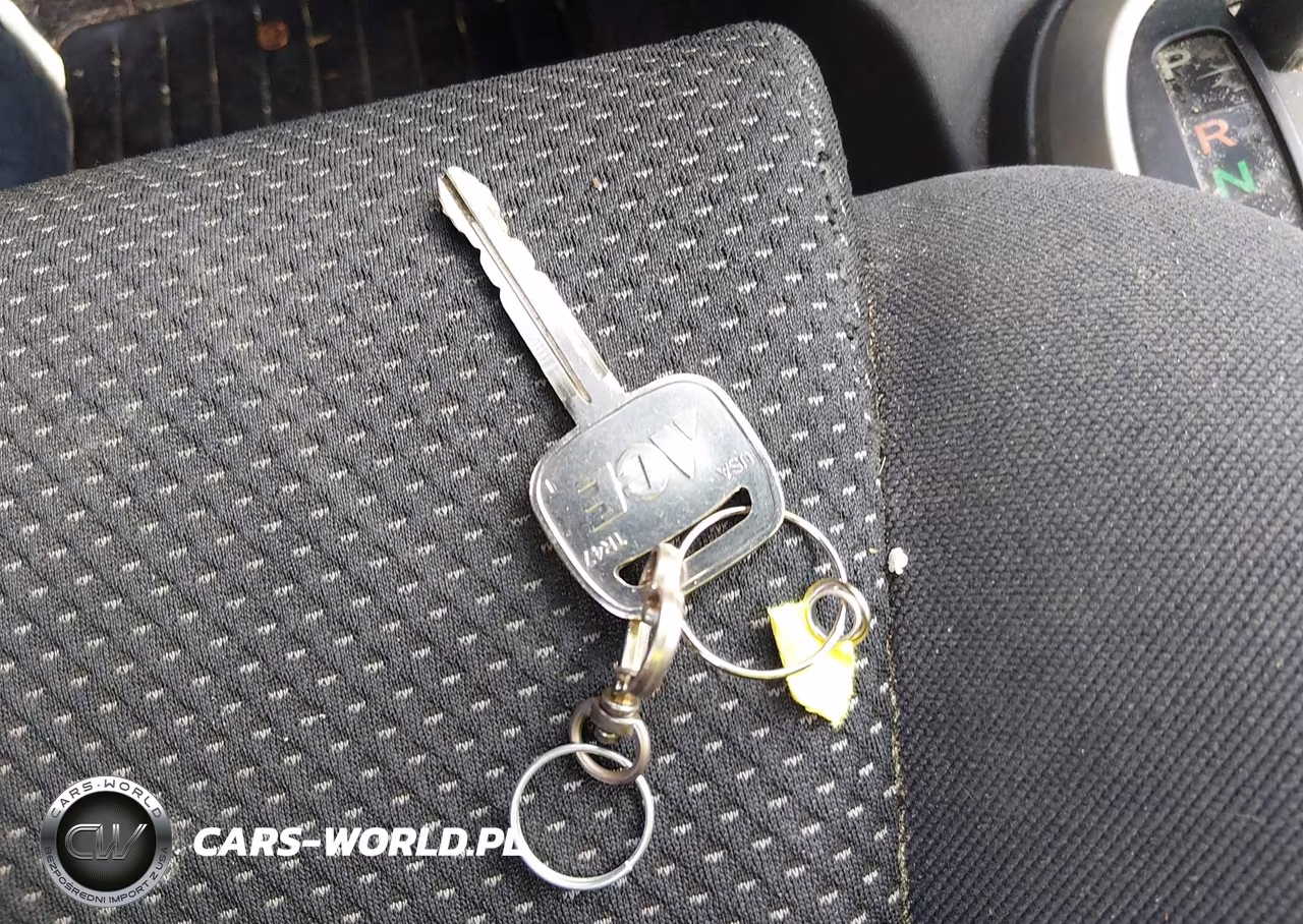 2004 Scion Xa VIN:JTKKT624240070004 - 11