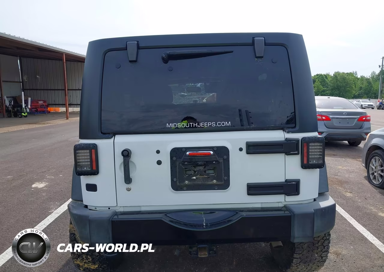 2015 Jeep Wrangler Unlimited Sport VIN:1C4BJWDG1FL633050 - 15