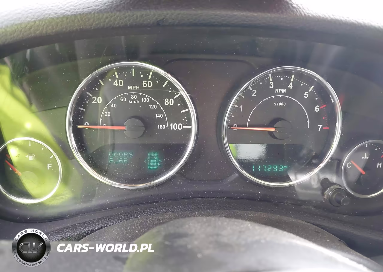 2015 Jeep Wrangler Unlimited Sport VIN:1C4BJWDG1FL633050 - 7
