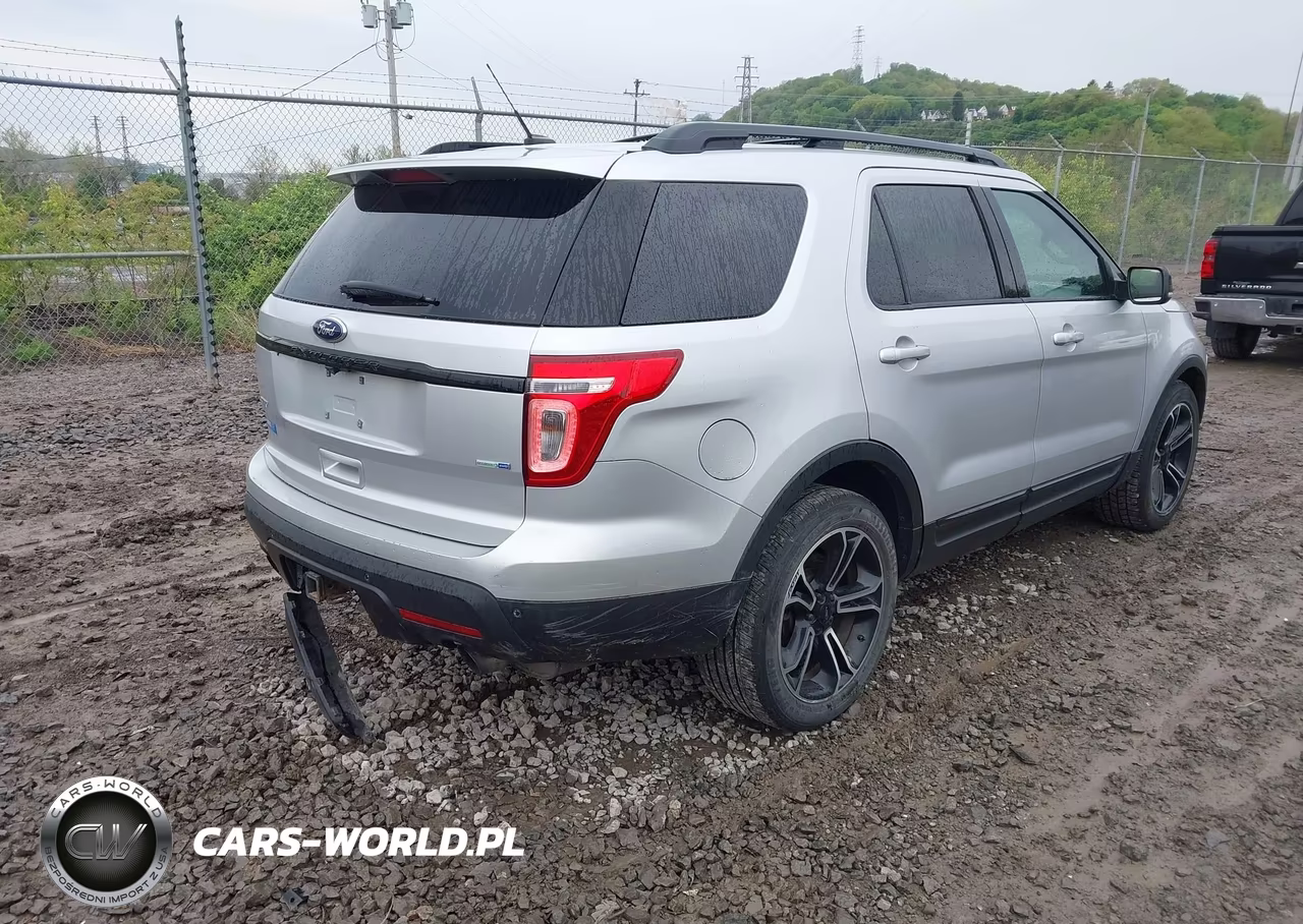 2015 Ford Explorer Sport VIN:1FM5K8GT9FGA75936 - 4