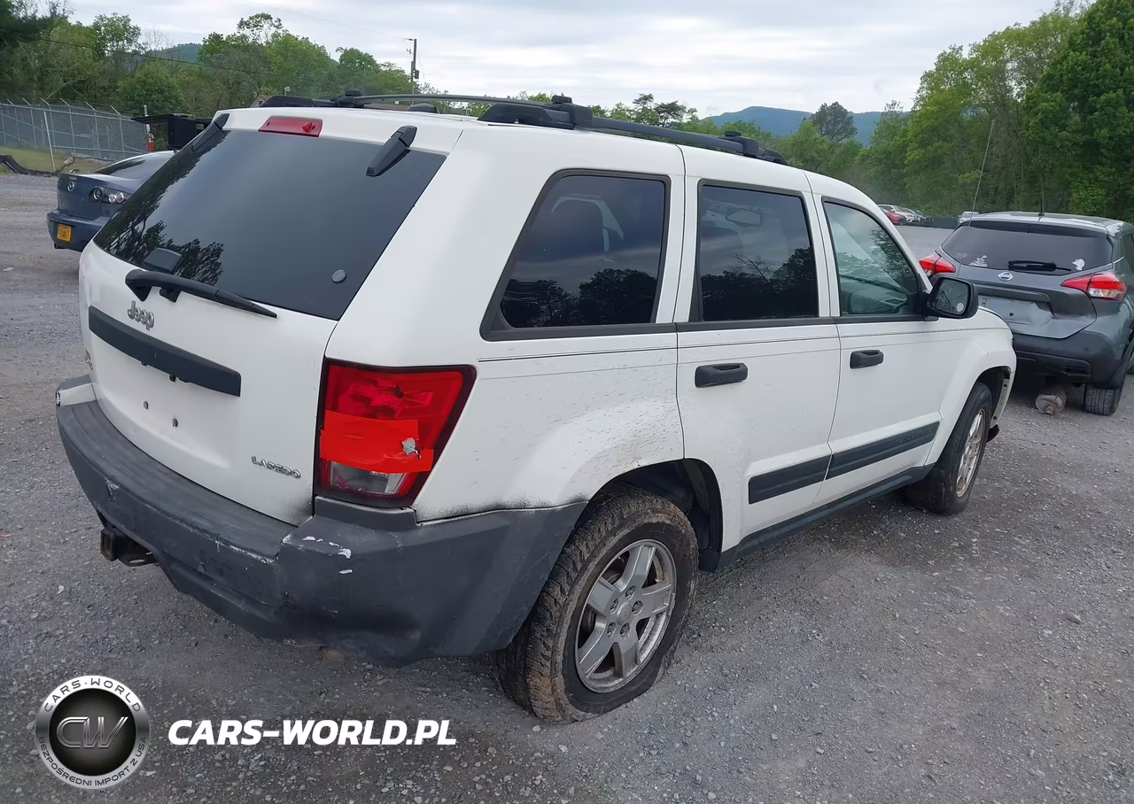 2005 Jeep Grand Cherokee Laredo VIN:1J8HR48N15C595844 - 4