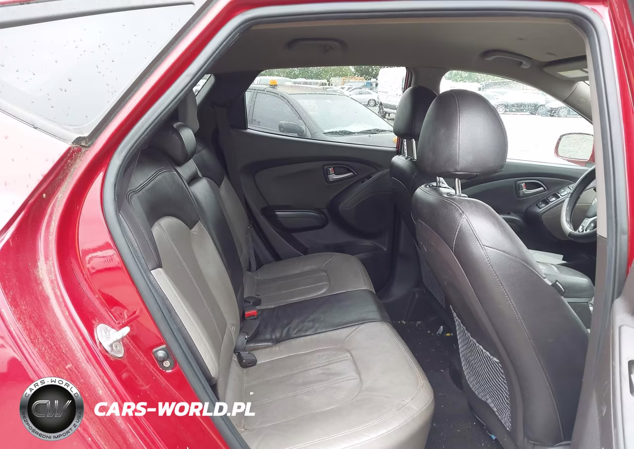 2011 Hyundai Tucson Limited VIN:KM8JUCACXBU311025 - 8
