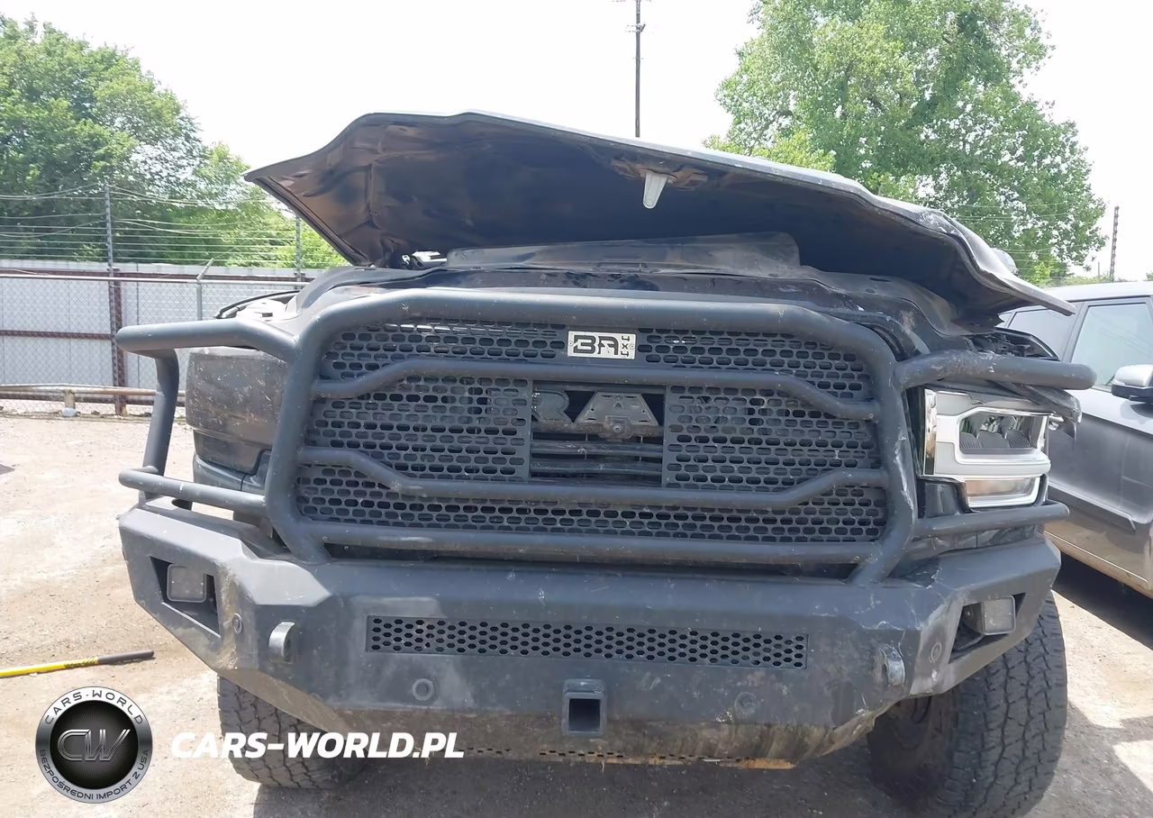 2019 Ram 2500 Laramie 4X4 6'4 Box VIN:3C6UR5FL3KG608896 - 11