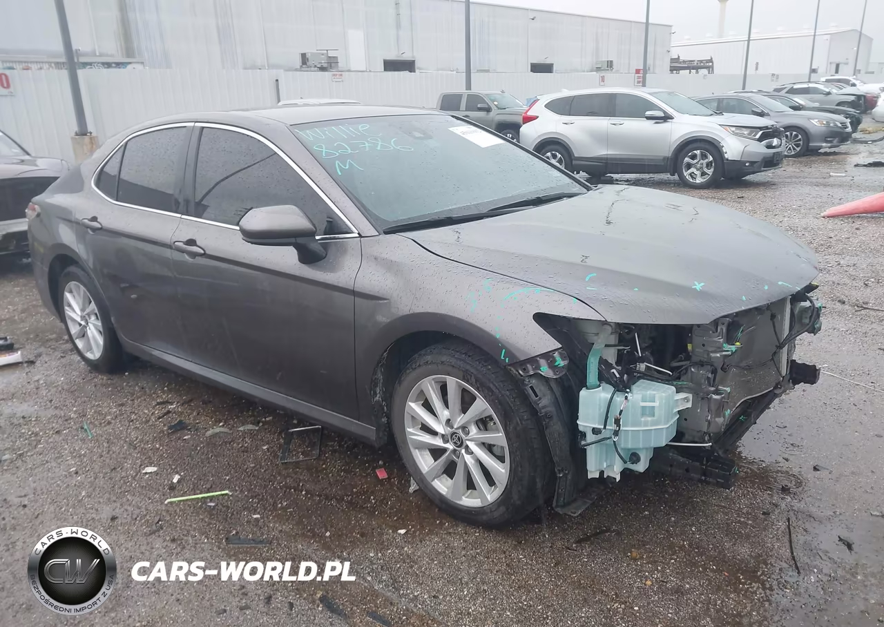 2024 Toyota Camry Le – zdjęcie 1 z 18