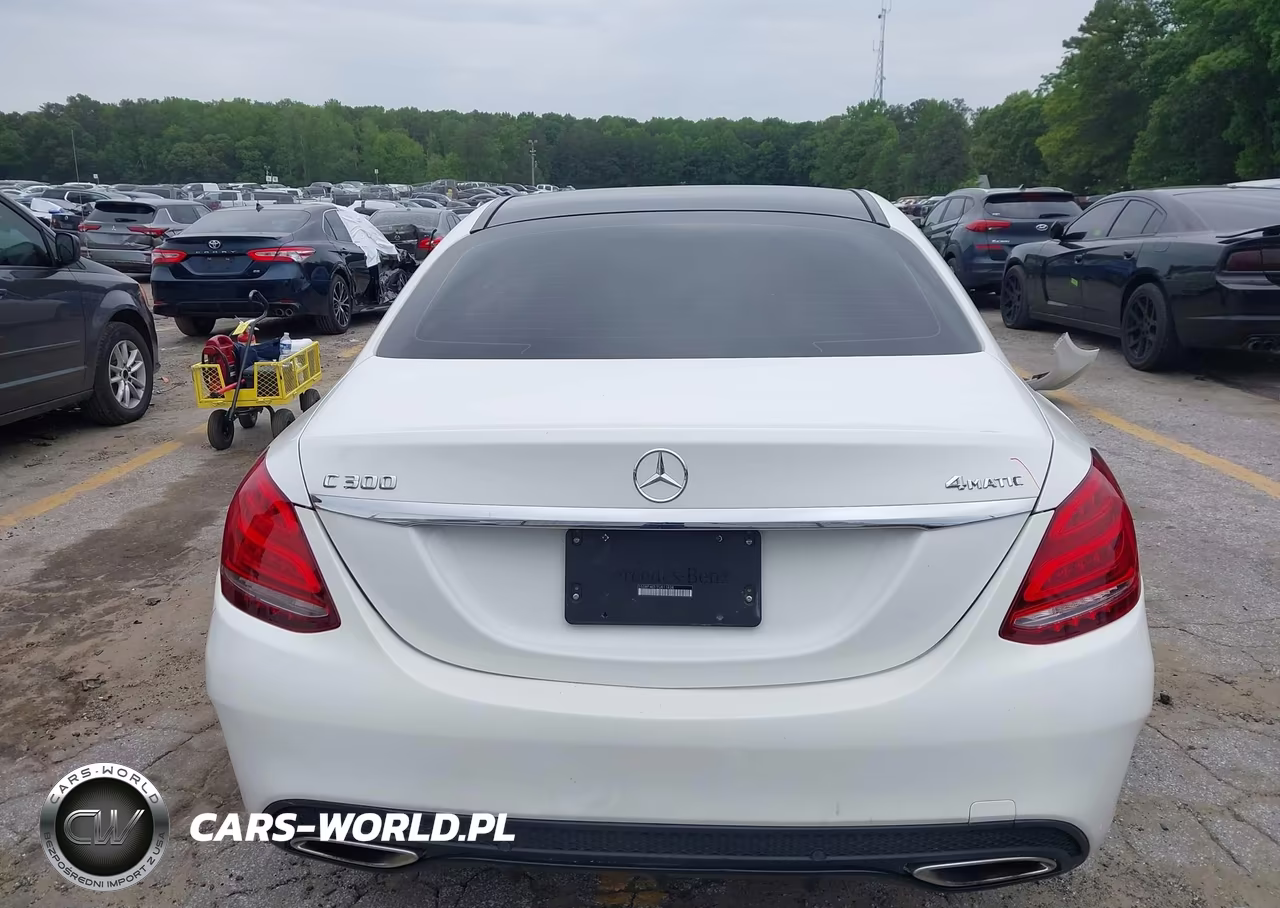 2015 Mercedes-Benz C 300 4Matic VIN:55SWF4KB1FU011838 - 16