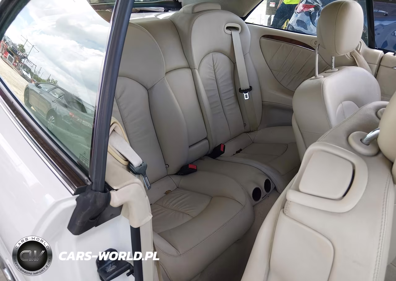 2007 Mercedes-Benz Clk 550 VIN:WDBTK72F17T077985 - 8