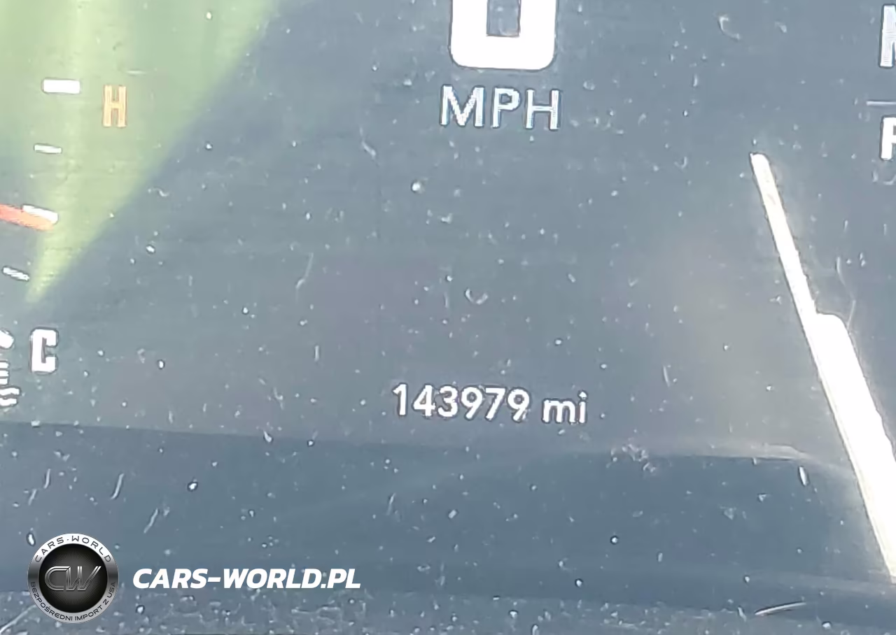 2018 Dodge Challenger Sxt VIN:2C3CDZAG7JH123880 - 15