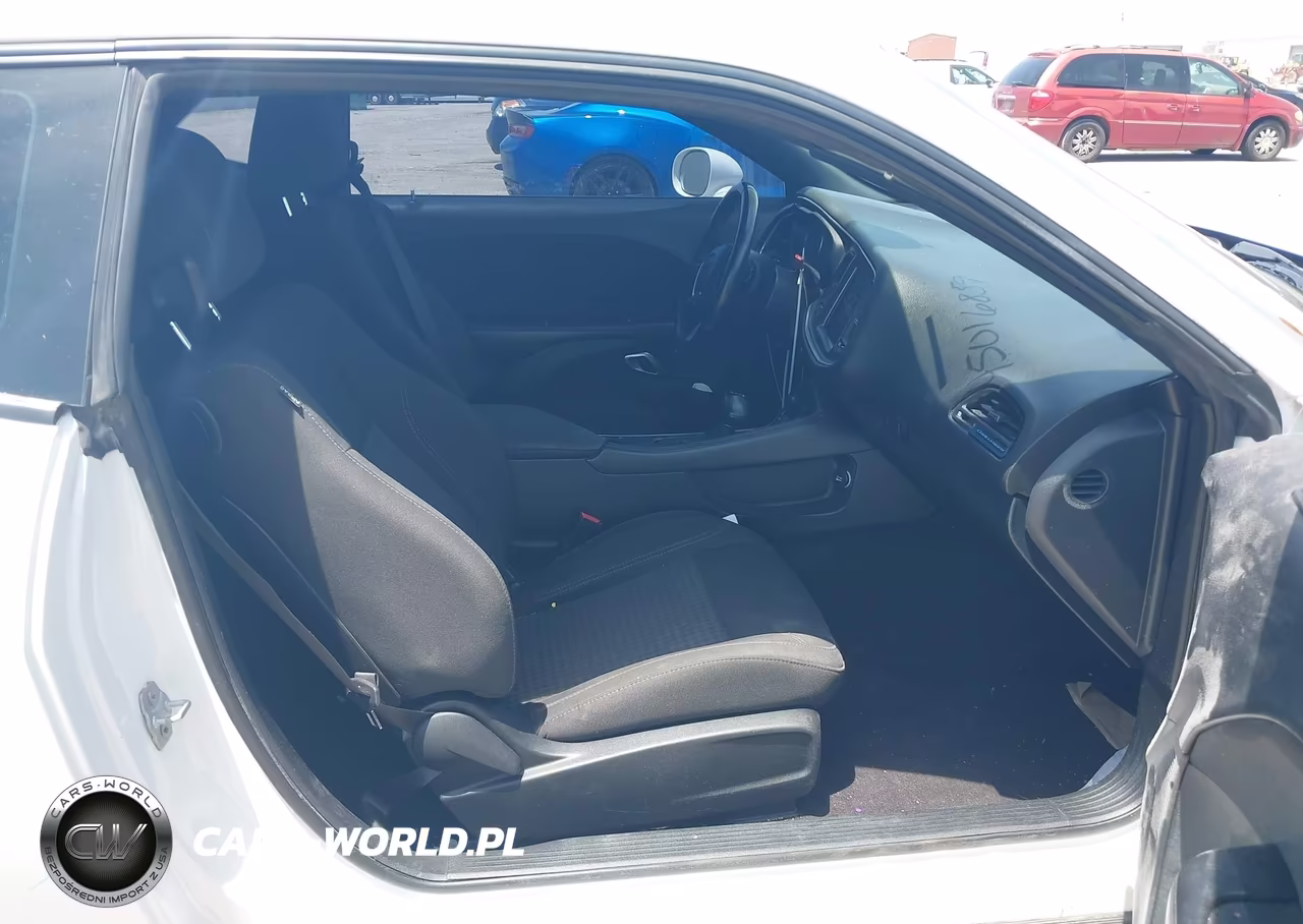 2018 Dodge Challenger Sxt VIN:2C3CDZAG7JH123880 - 5