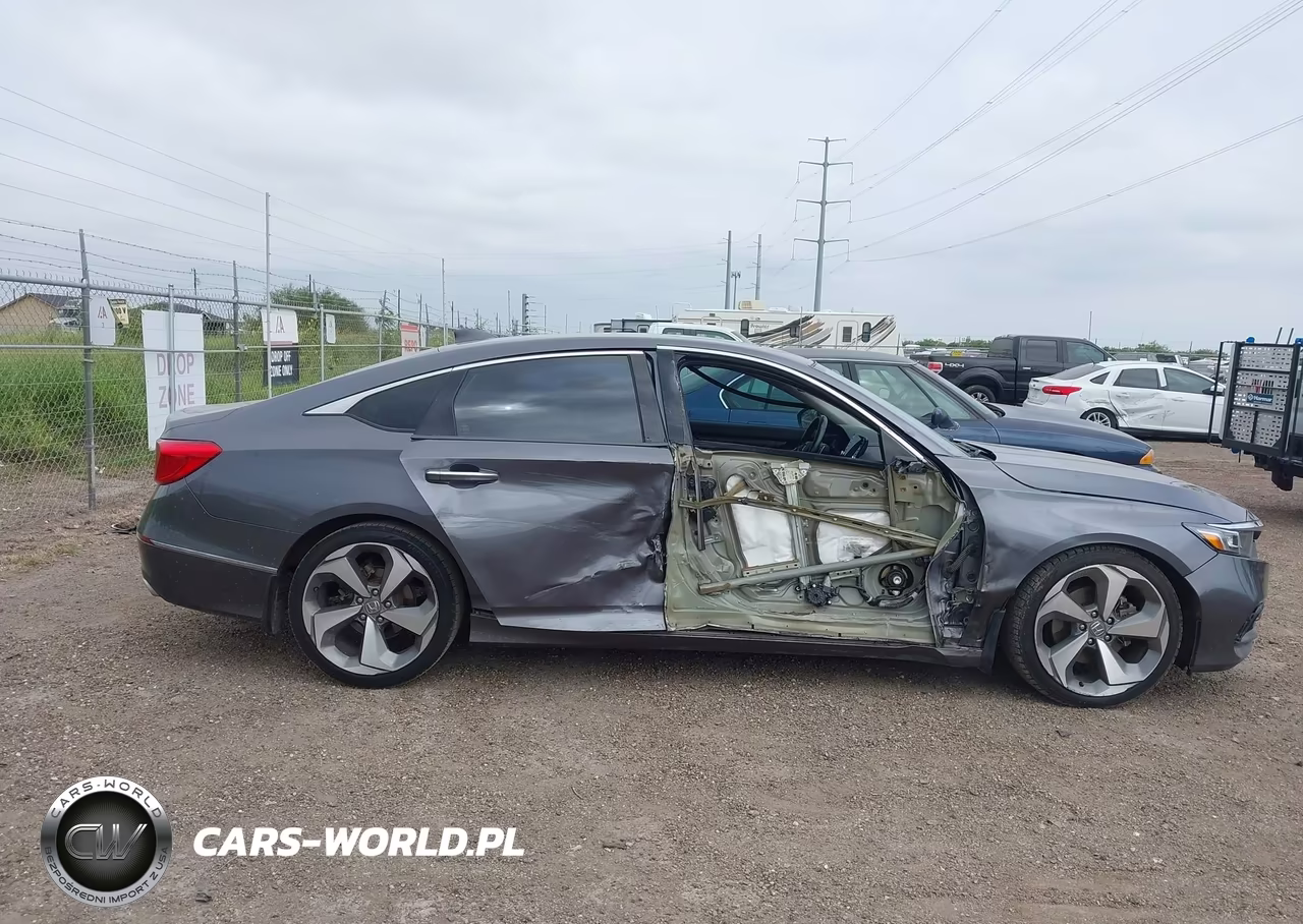 2018 Honda Accord Touring VIN:1HGCV1F91JA110255 - 14