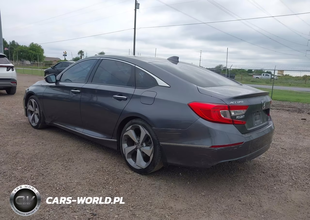 2018 Honda Accord Touring VIN:1HGCV1F91JA110255 - 3