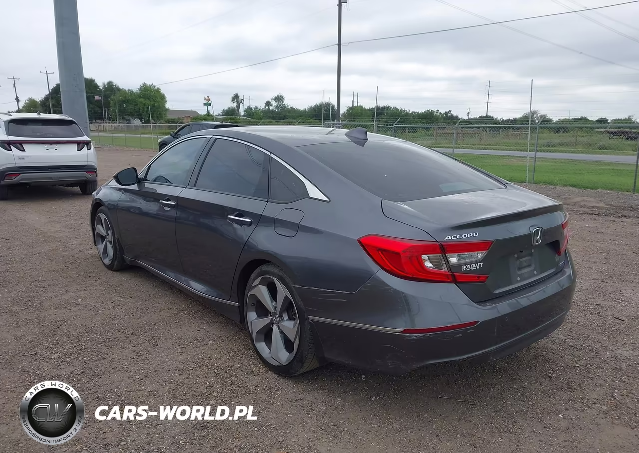 2018 Honda Accord Touring VIN:1HGCV1F91JA110255 - 6