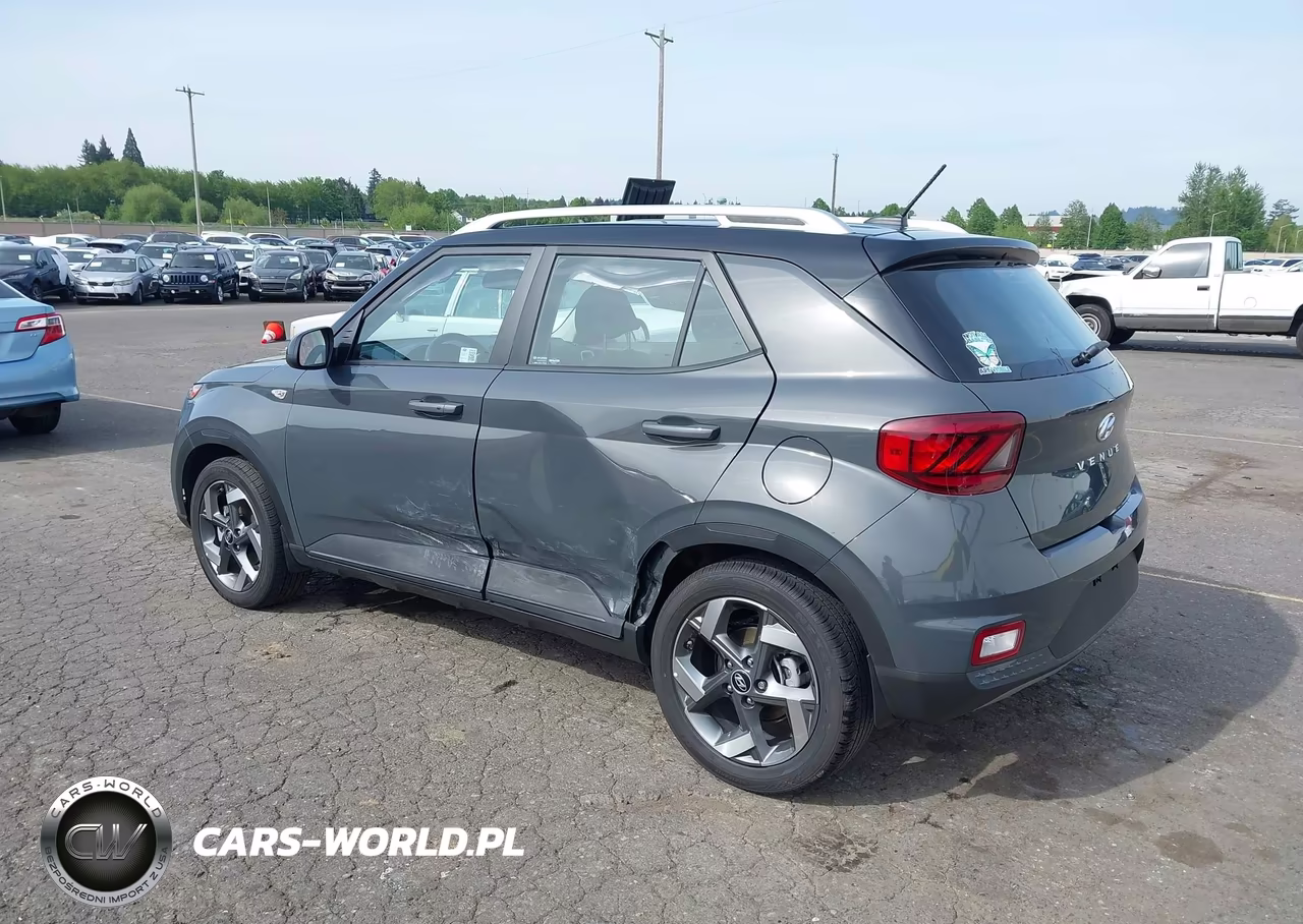 2025 Hyundai Venue Limited VIN:KMHRC8A34SU361437 - 3