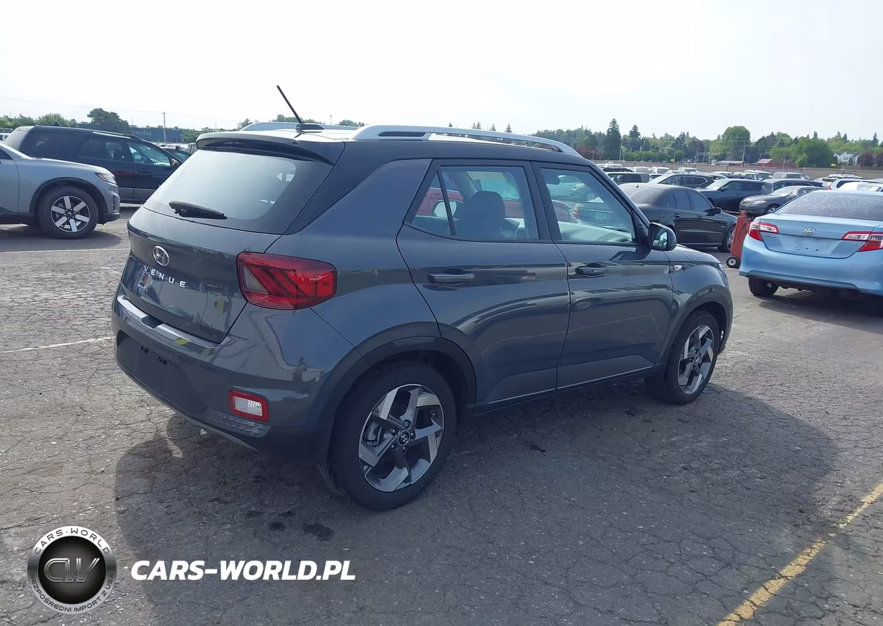 2025 Hyundai Venue Limited VIN:KMHRC8A34SU361437 - 4