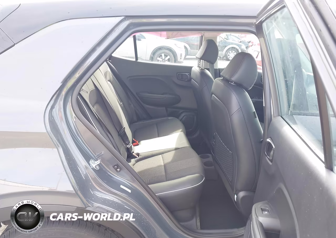 2025 Hyundai Venue Limited VIN:KMHRC8A34SU361437 - 8