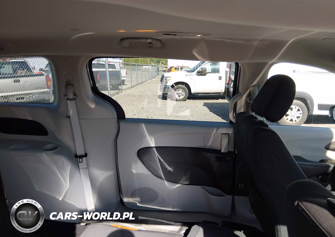 2017 Chrysler Pacifica Lx VIN:2C4RC1CG7HR748615 - 8