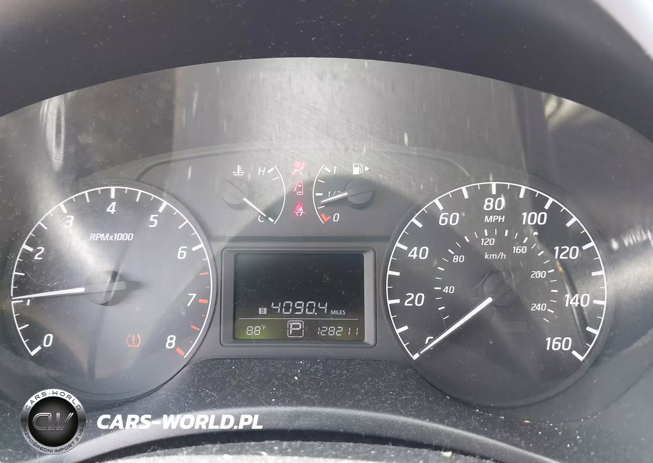 2016 Nissan Sentra S VIN:3N1AB7APXGL683828 - 7
