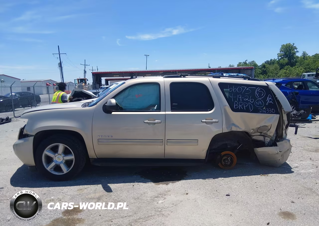 2011 Chevrolet Tahoe Lt VIN:1GNSCBE09BR312330 - 13