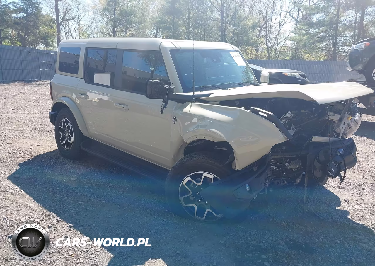 2025 Ford Bronco Outer Banks – zdjęcie 1 z 17