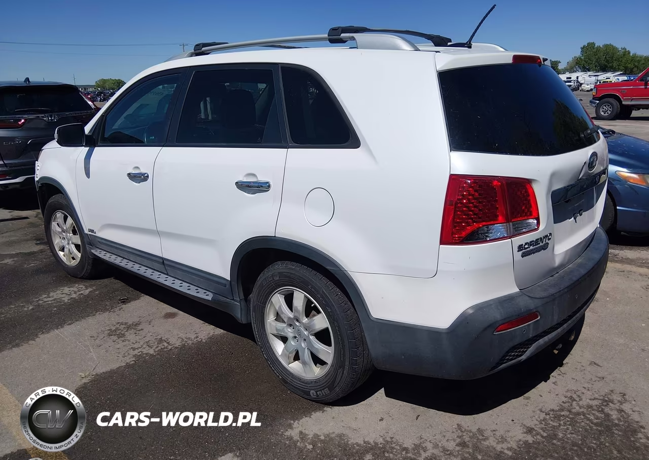 2011 Kia Sorento Lx VIN:5XYKTDA16BG177941 - 3