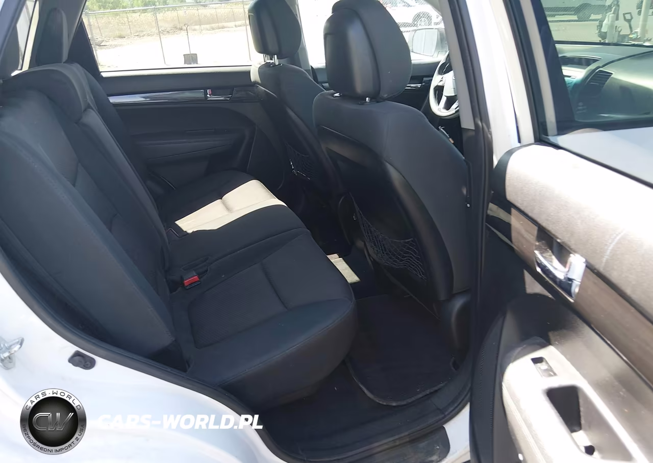 2011 Kia Sorento Lx VIN:5XYKTDA16BG177941 - 8