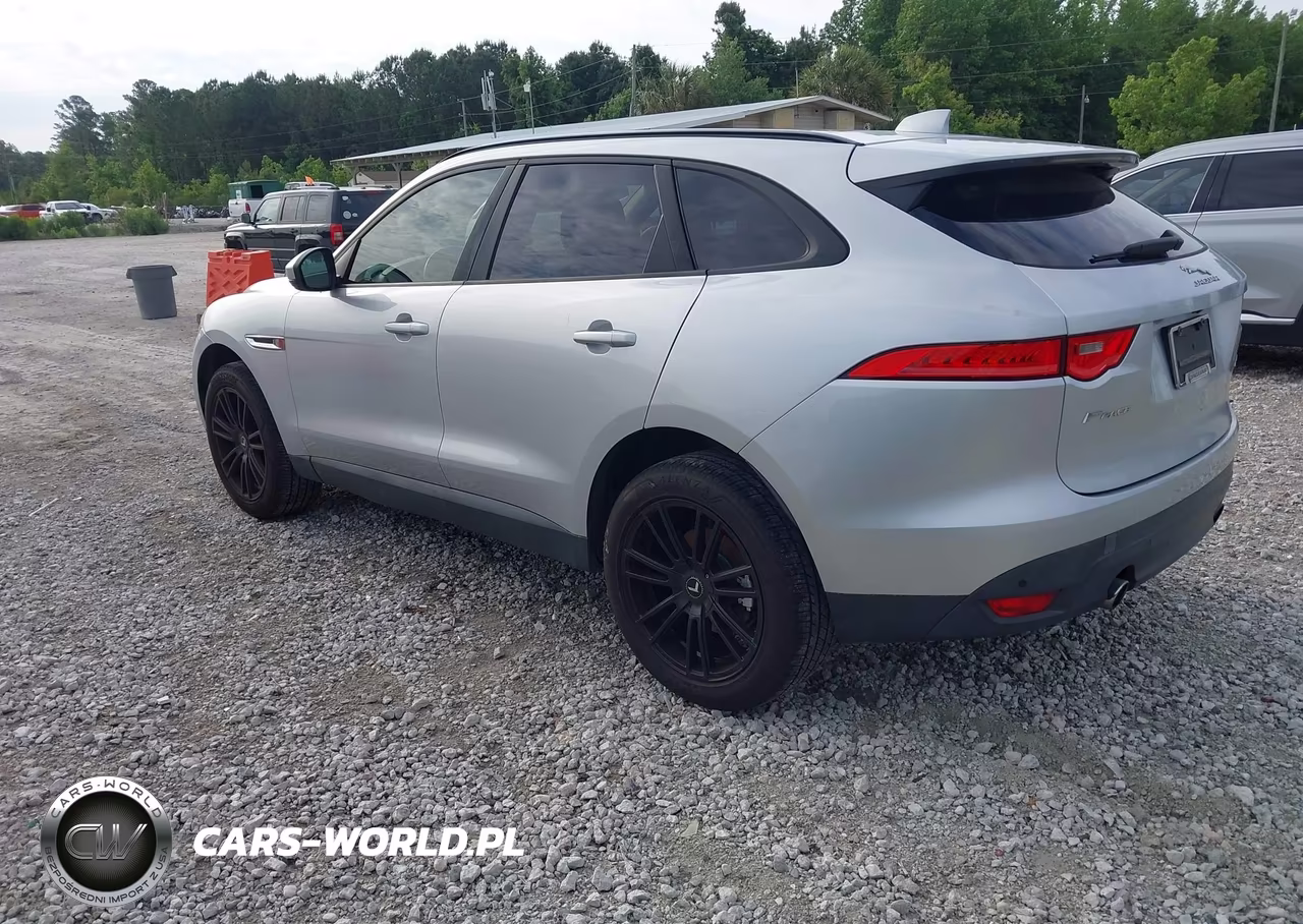 2018 Jaguar F-Pace 30T Premium VIN:SADCJ2GX0JA285453 - 3