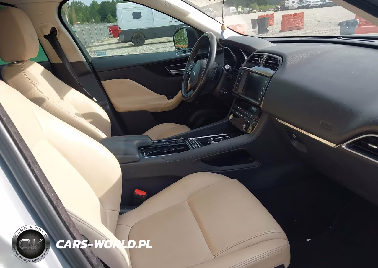 2018 Jaguar F-Pace 30T Premium VIN:SADCJ2GX0JA285453 - 5
