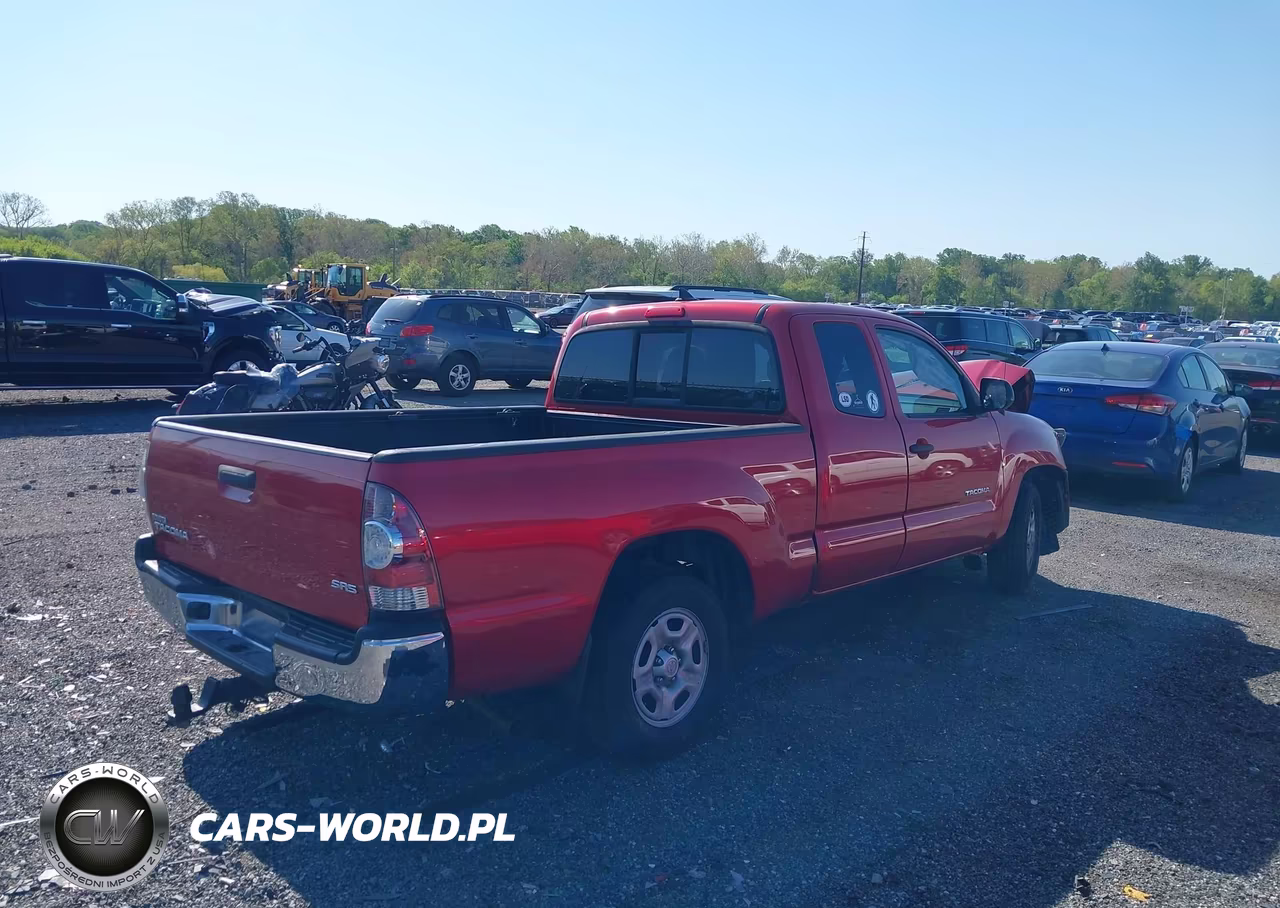 2015 Toyota Tacoma VIN:5TFTX4CN8FX053875 - 4