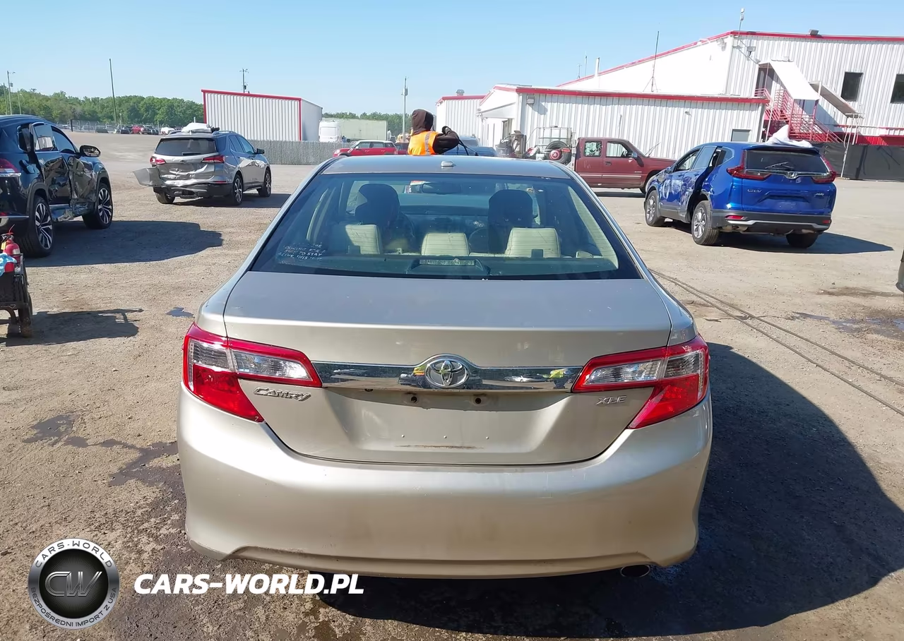 2013 Toyota Camry Xle VIN:4T4BF1FK9DR283200 - 16