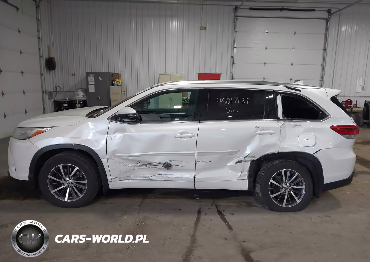 2018 Toyota Highlander Xle VIN:5TDJZRFHXJS493146 - 14