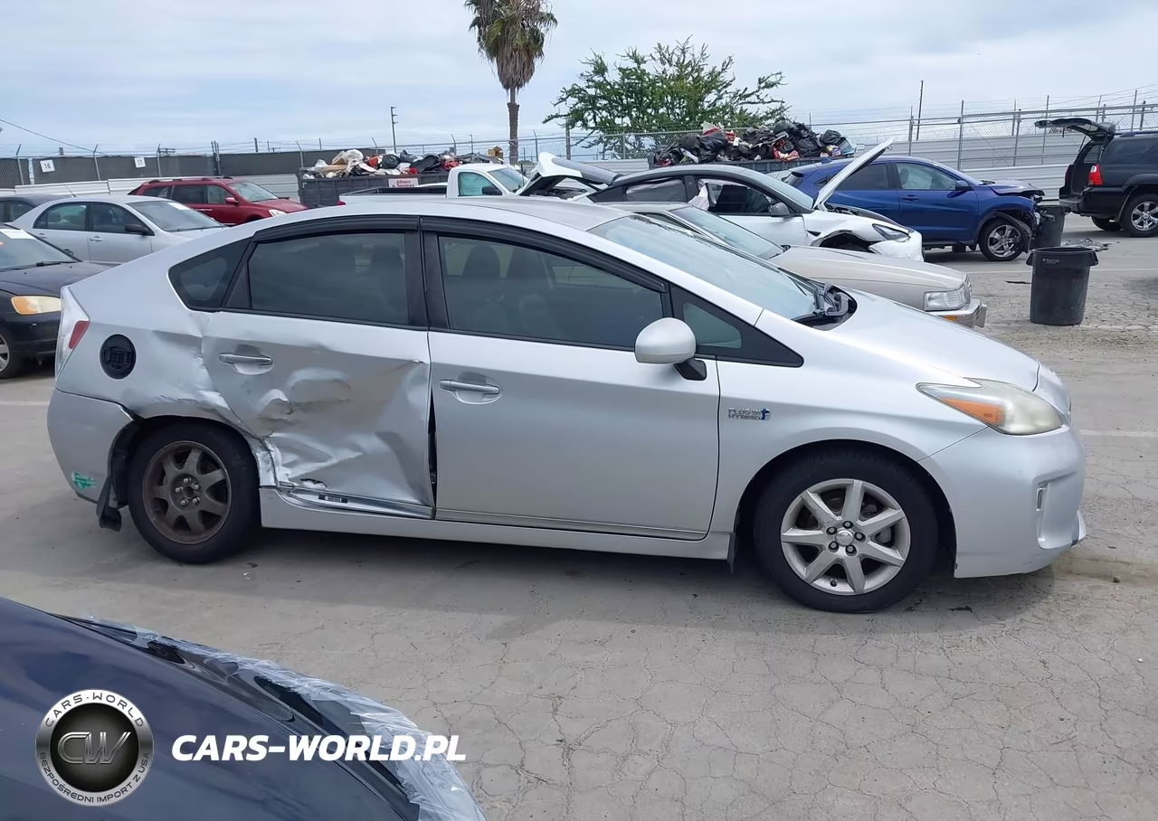 2012 Toyota Prius Plug-In VIN:JTDKN3DP2C3002404 - 12