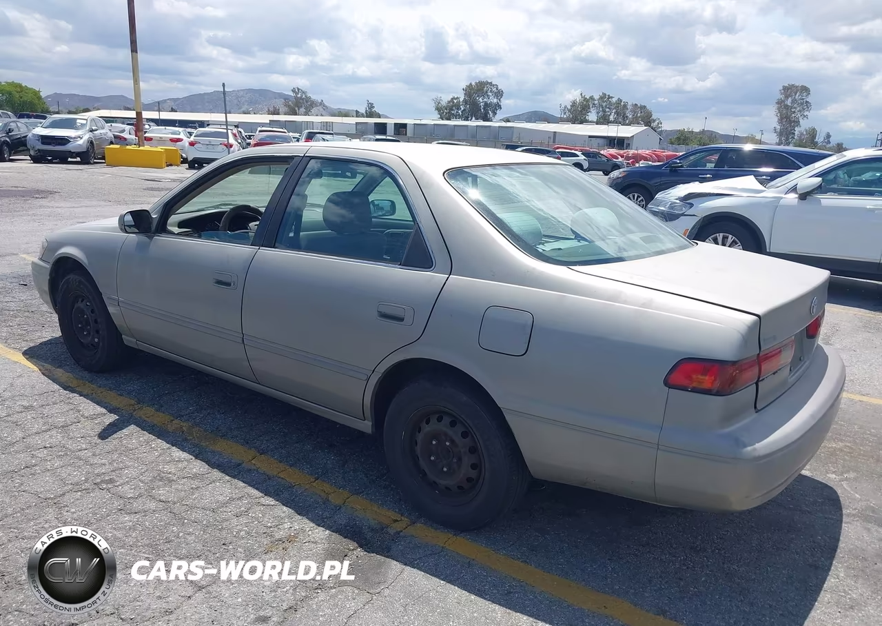 1998 Toyota Camry Le VIN:JT2BG22K0W0260883 - 3