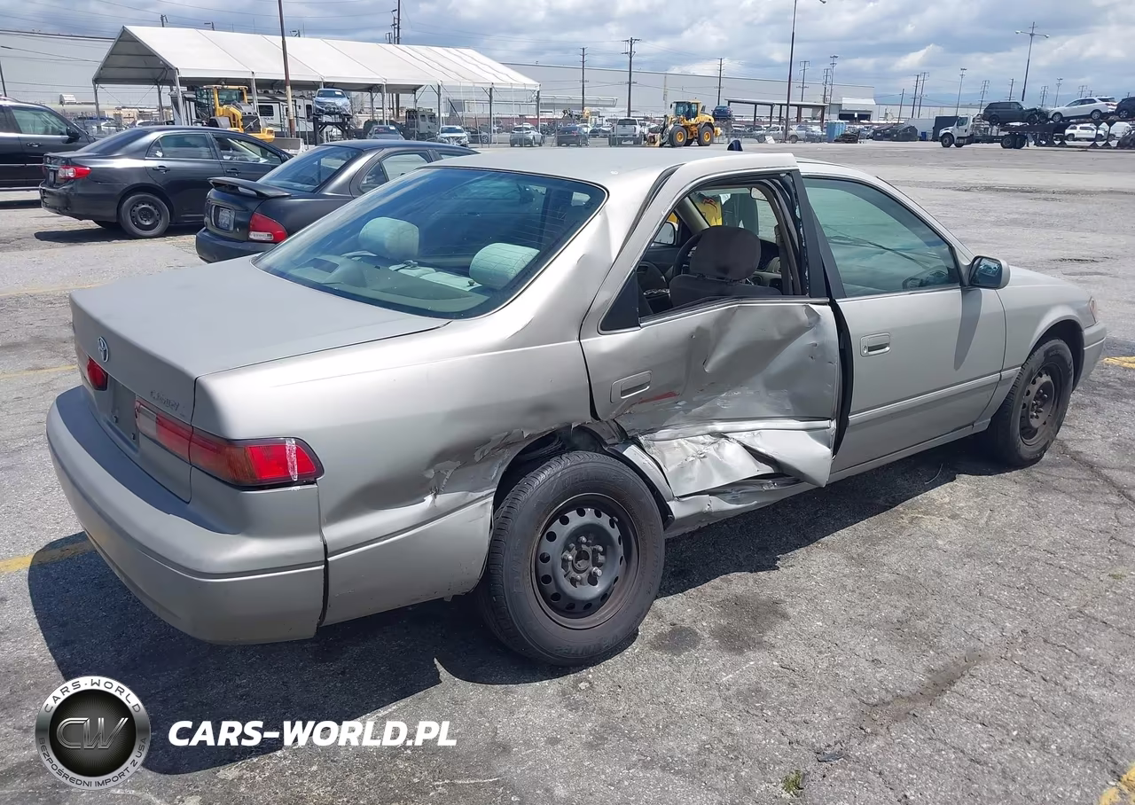 1998 Toyota Camry Le VIN:JT2BG22K0W0260883 - 4