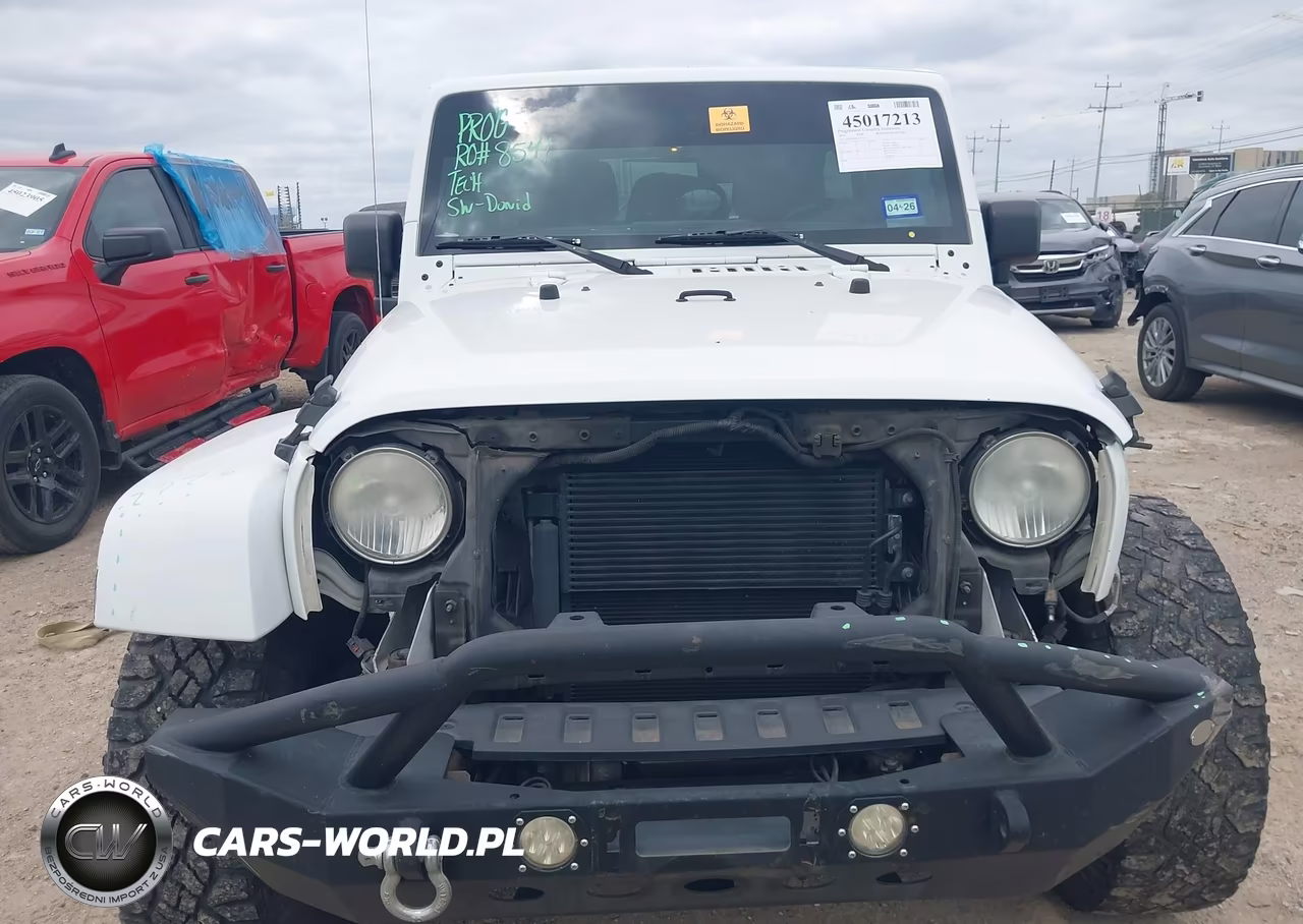 2014 Jeep Wrangler Unlimited Rubicon VIN:1C4BJWFG3EL105151 - 13