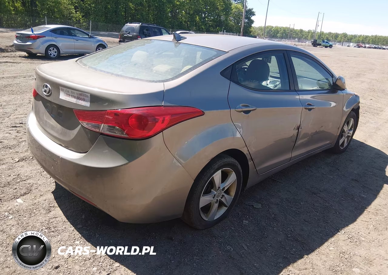 2013 Hyundai Elantra Gls VIN:5NPDH4AE7DH447509 - 4