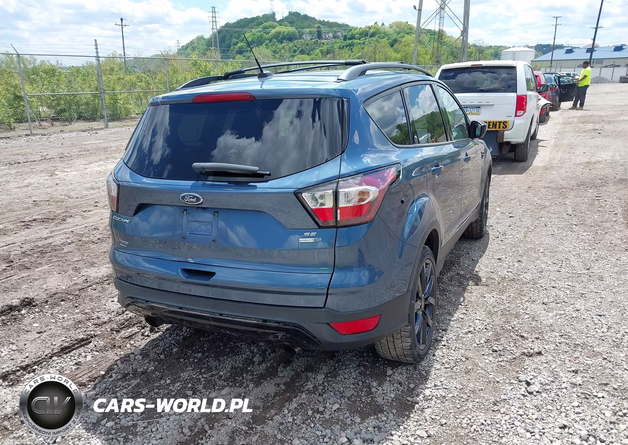 2018 Ford Escape Se VIN:1FMCU9GD3JUC25565 - 4