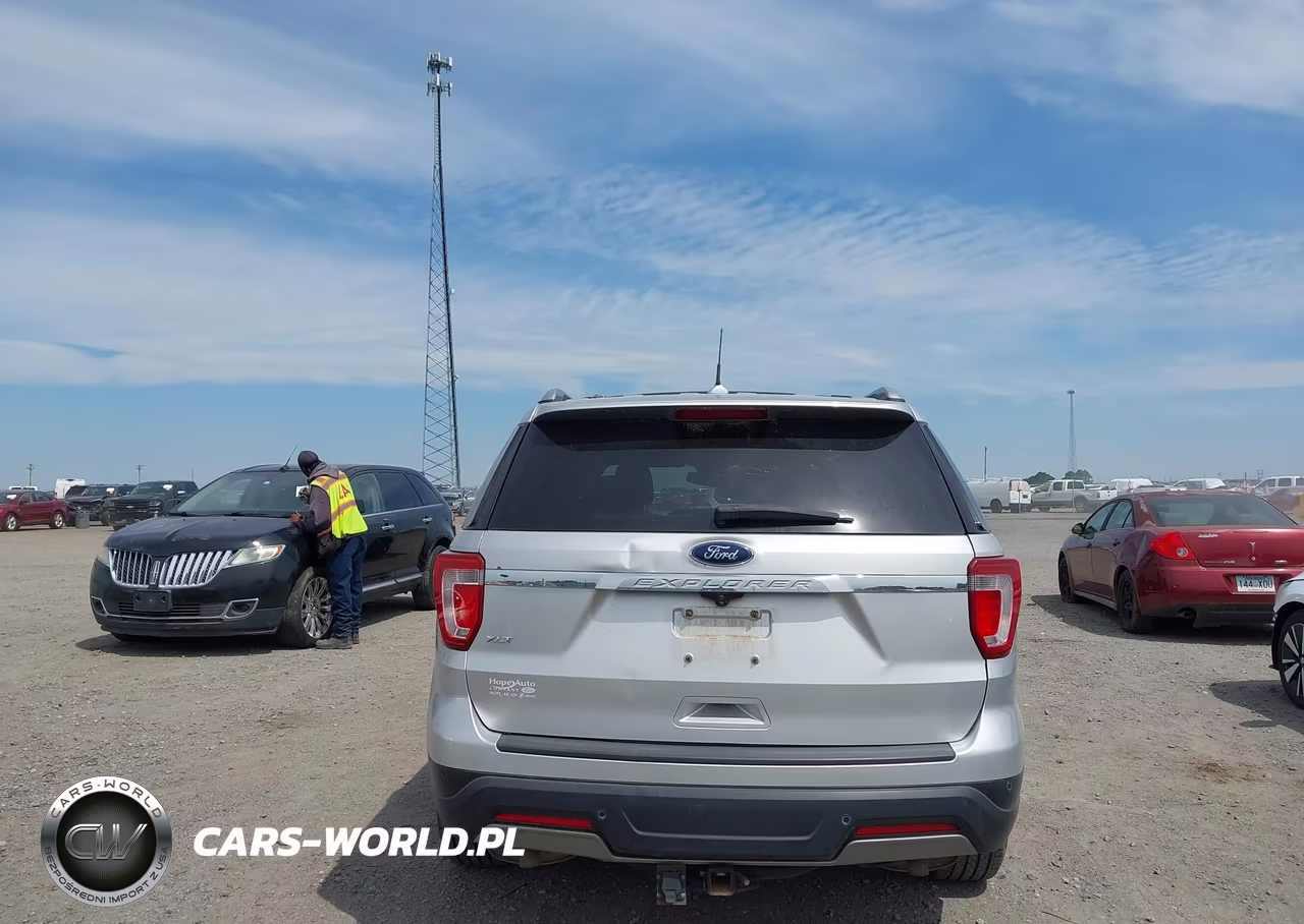 2019 Ford Explorer Xlt VIN:1FM5K7D82KGB34717 - 16