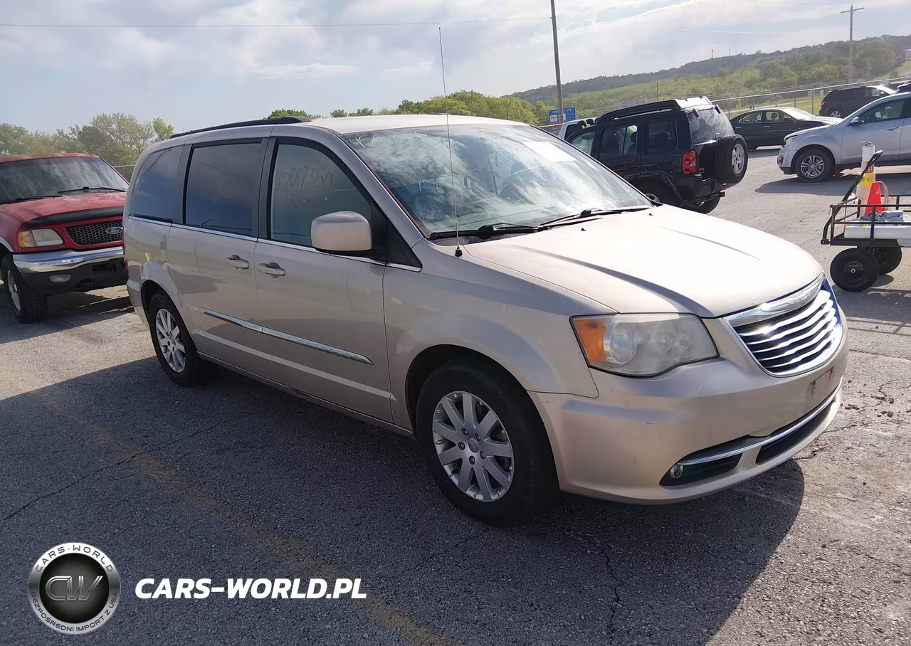 2014 Chrysler Town & Country Touring – zdjęcie 1 z 11