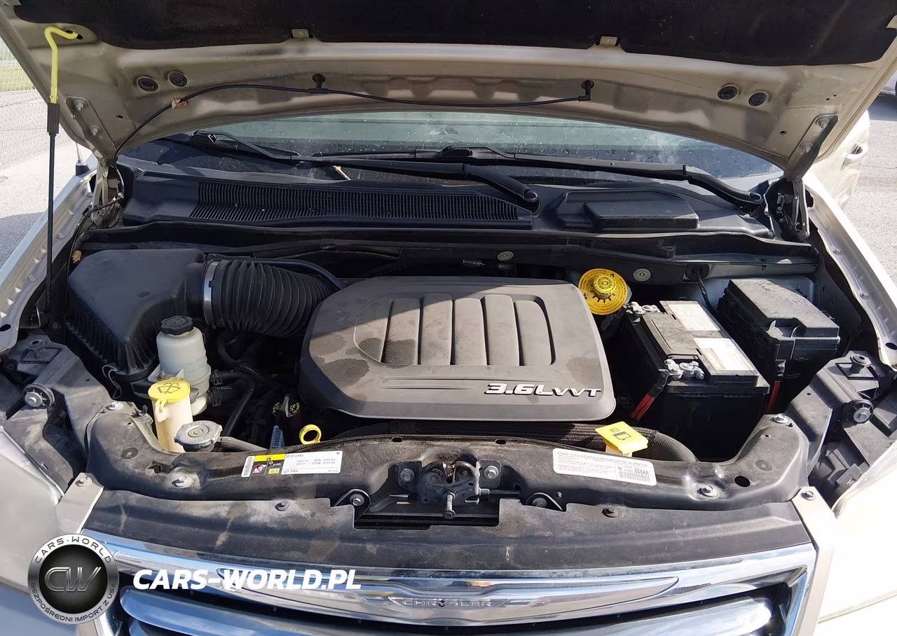 2014 Chrysler Town & Country Touring VIN:2C4RC1BGXER374272 - 10