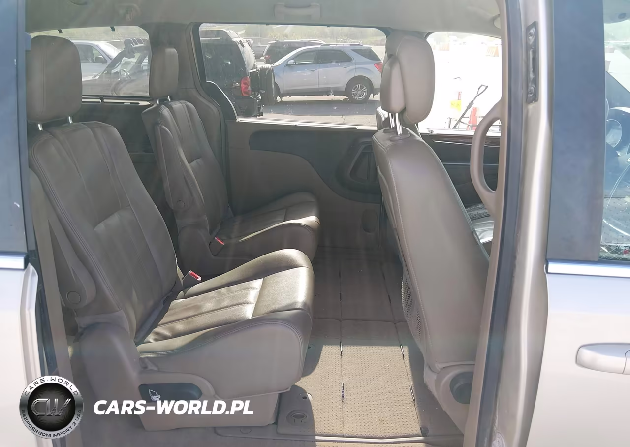 2014 Chrysler Town & Country Touring VIN:2C4RC1BGXER374272 - 8