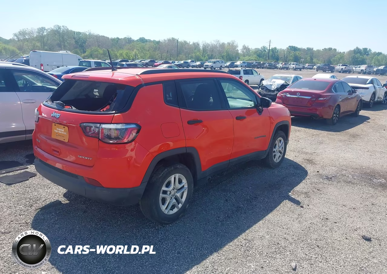 2018 Jeep Compass Sport 4X4 VIN:3C4NJDAB9JT143639 - 4