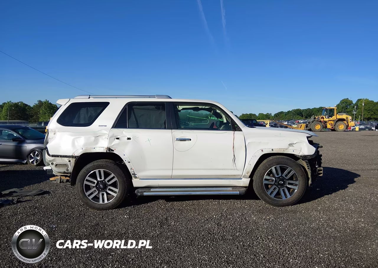 2018 Toyota 4Runner Limited VIN:JTEZU5JR4J5165068 - 13