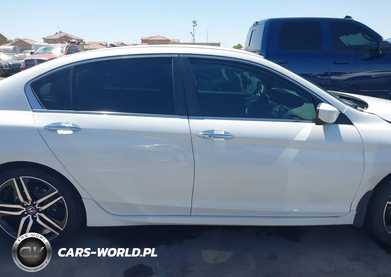 2017 Honda Accord Sport VIN:1HGCR2F51HA083138 - 14