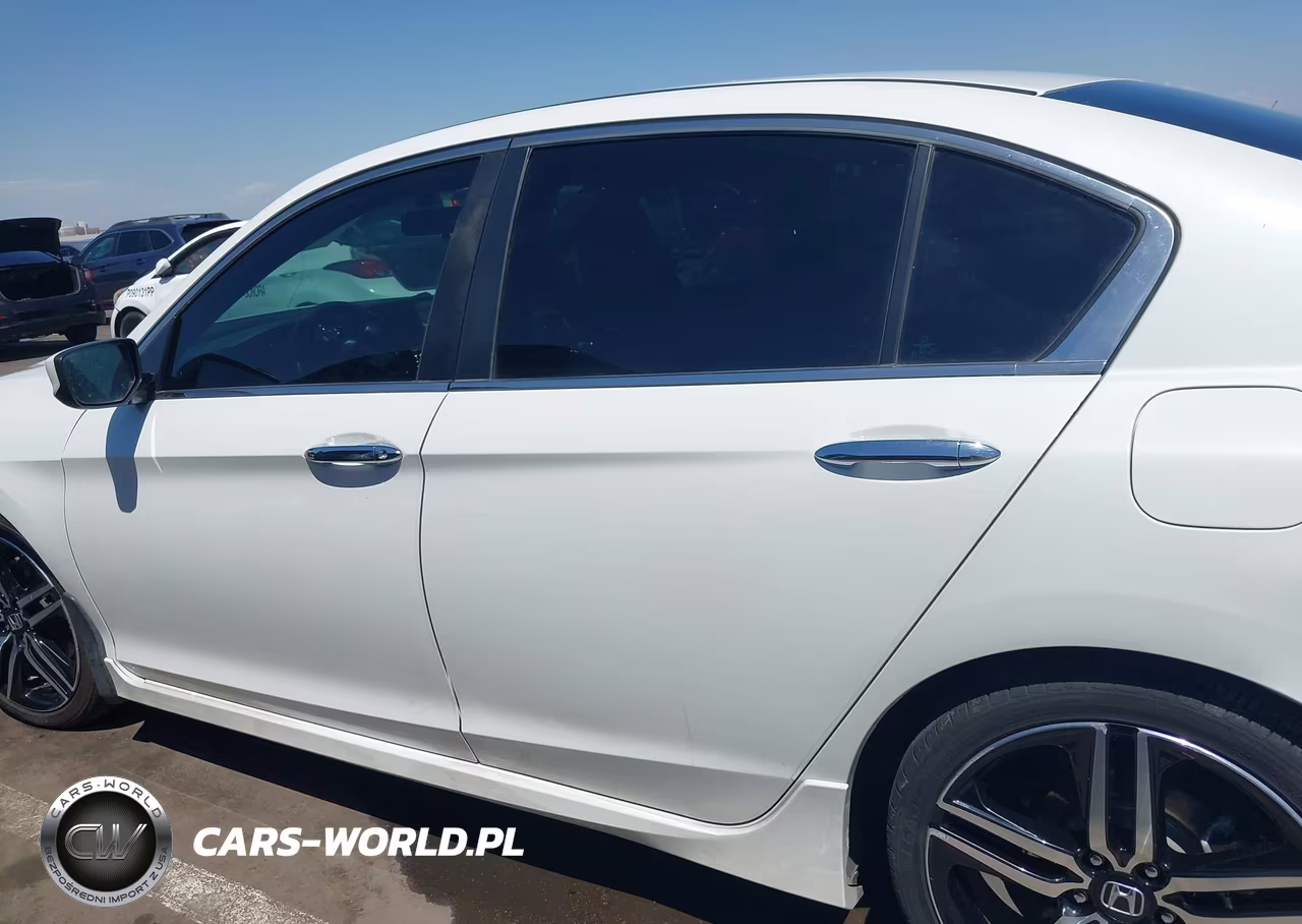 2017 Honda Accord Sport VIN:1HGCR2F51HA083138 - 15