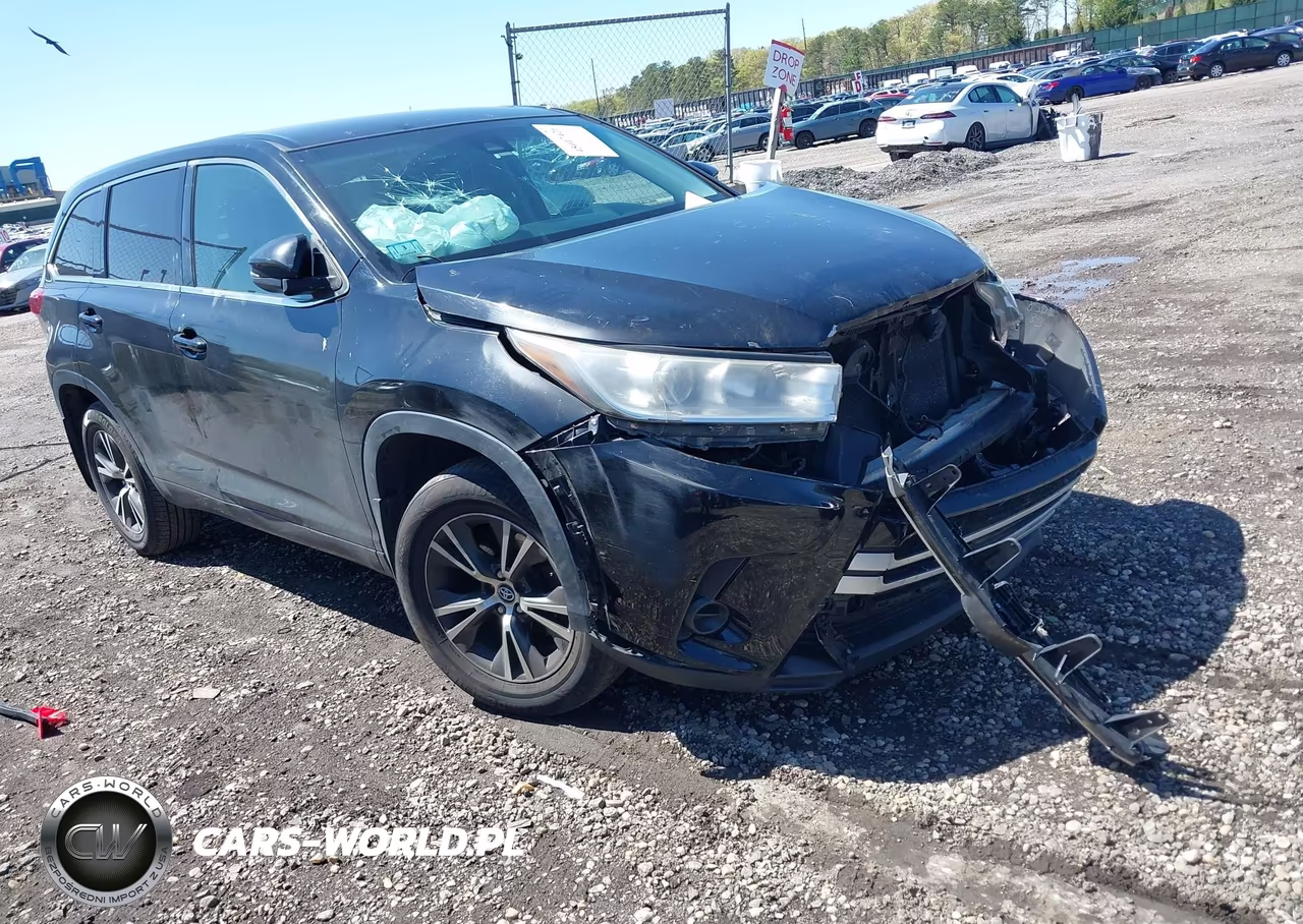 2017 Toyota Highlander Le – zdjęcie 1 z 17