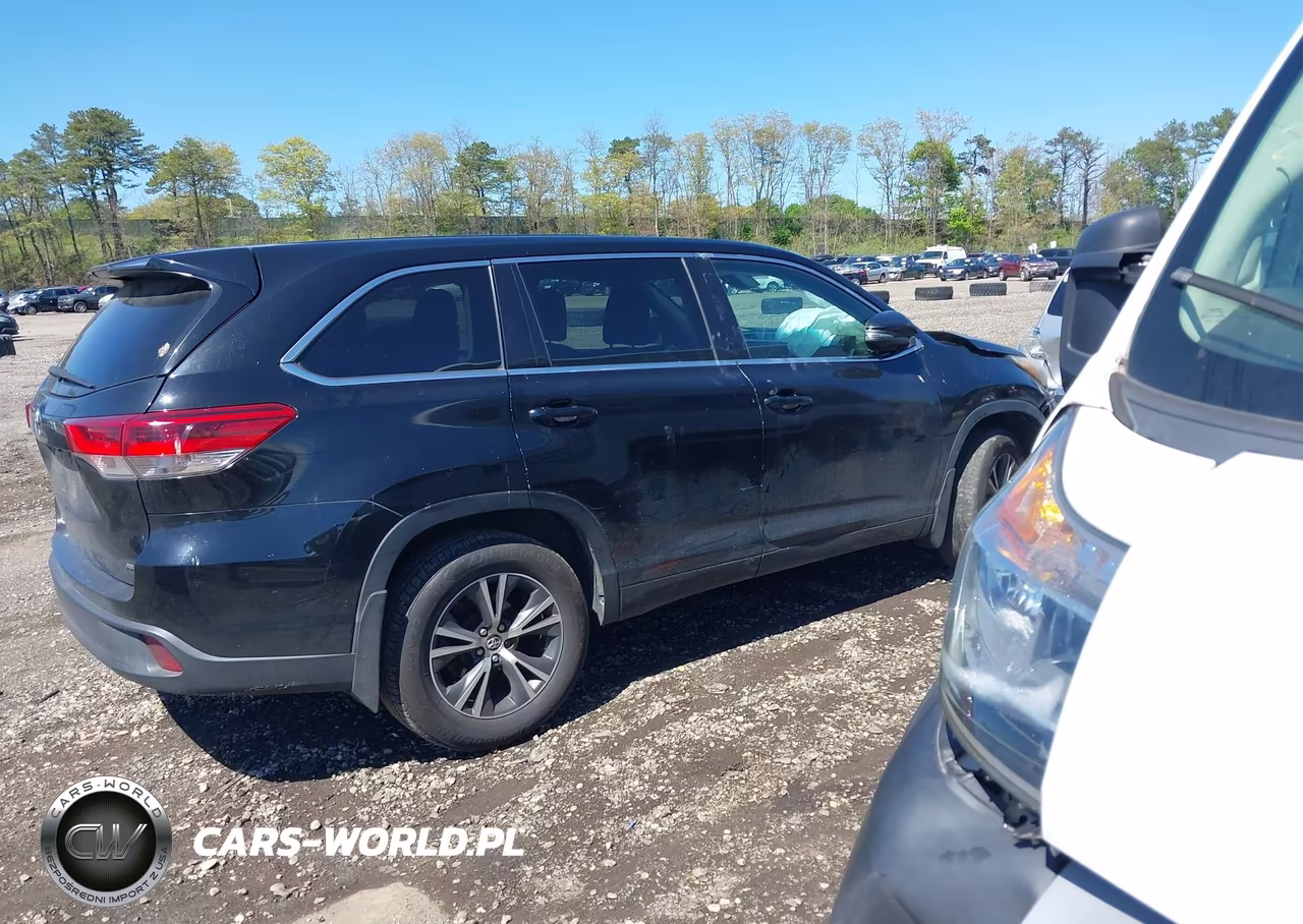 2017 Toyota Highlander Le VIN:5TDBZRFH2HS458146 - 13